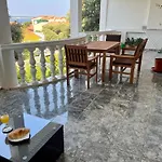 Nyaraló W/ Spacious Terrace Mandre