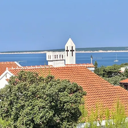 W/ Spacious Terrace Feriehus