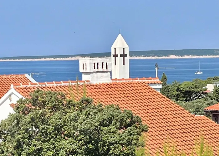 W/ Spacious Terrace Ferienhaus