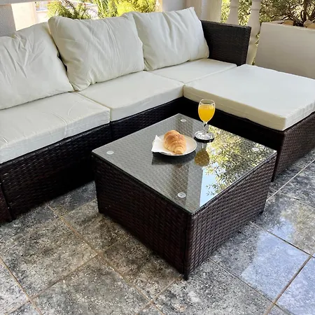 Vakantiehuis W/ Spacious Terrace *