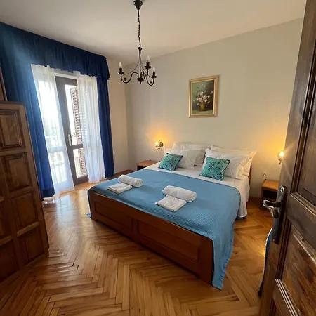 Vikendica W/ Spacious Terrace Mandre